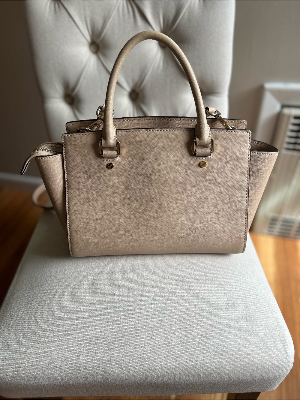 Michael Kors Selma Saffano Leather Medium Satchel in Oyster - Picture 3 of 16